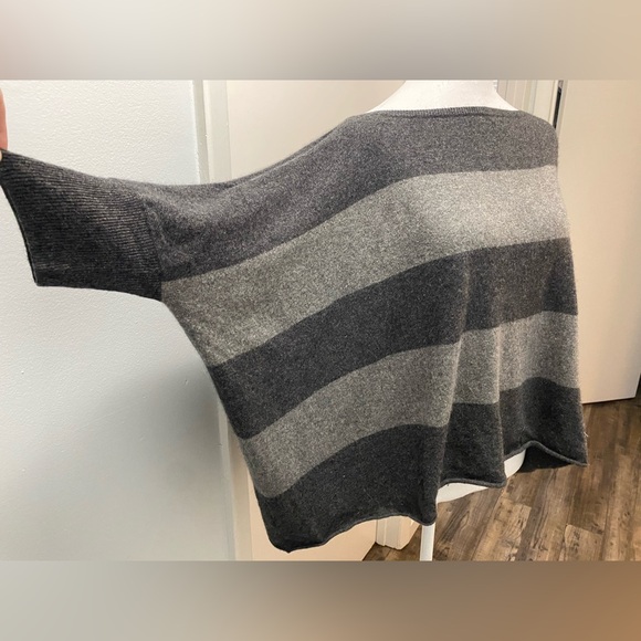 Vince Cashmere Crew Neck Sweater - Picture 3 of 9